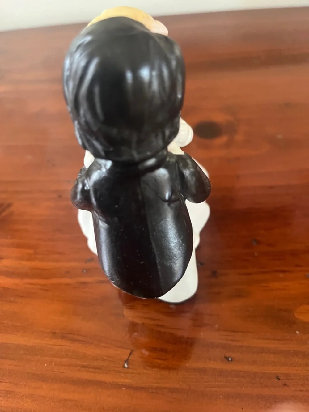 Vintage Wedding Kissing Bride & Groom Figurine